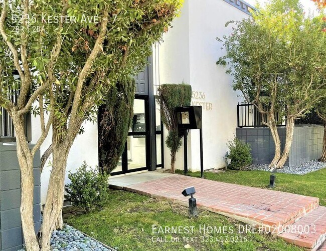 Foto del edificio - 5236 Kester Ave Unit 7, Sherman Oaks, CA 9...