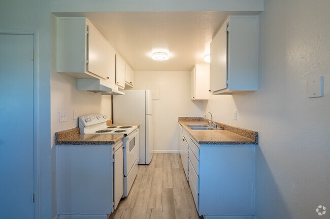 2HAB, 1BA - 825 ft² - Cocina - Gold Run Apartments