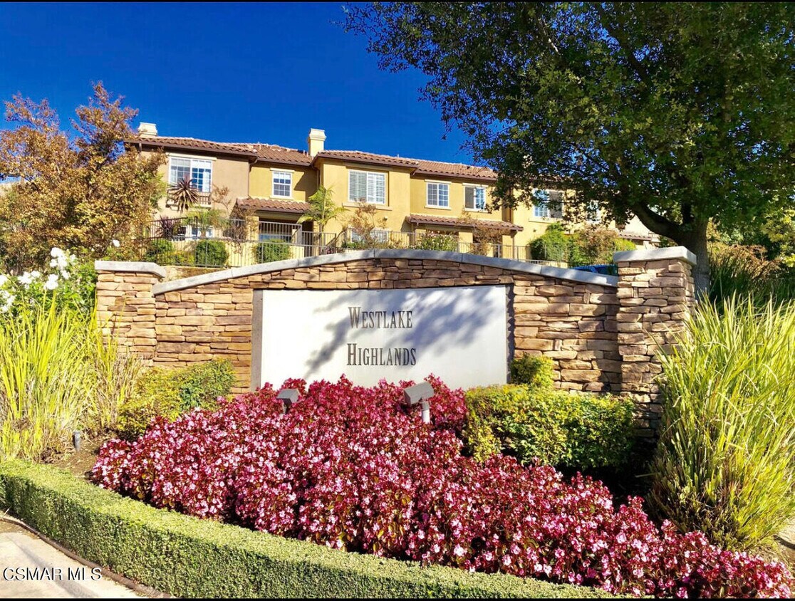 Foto principal - 310 East Hilltop Way