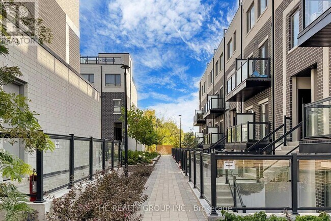 Building Photo - 3425 Sheppard Ave E