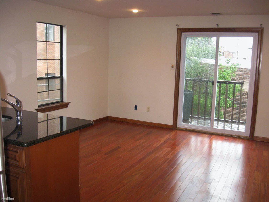 Building Photo - 617 S 18th St