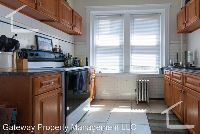 Building Photo - 3 br, 2 bath House - 19 James St #4