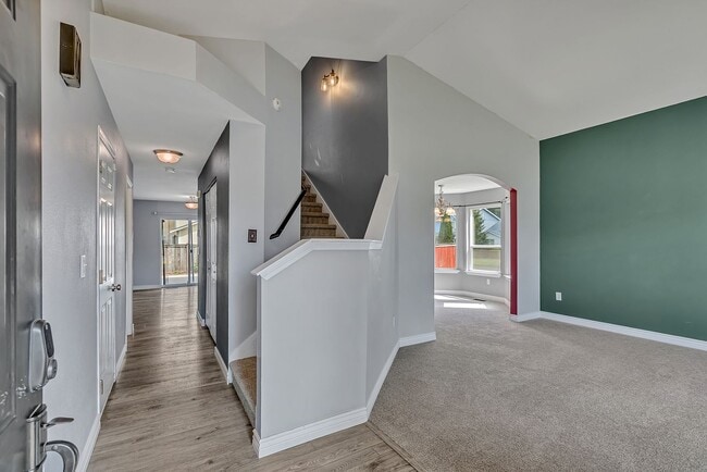 Building Photo - Spacious Corner Lot on in Desirable Community