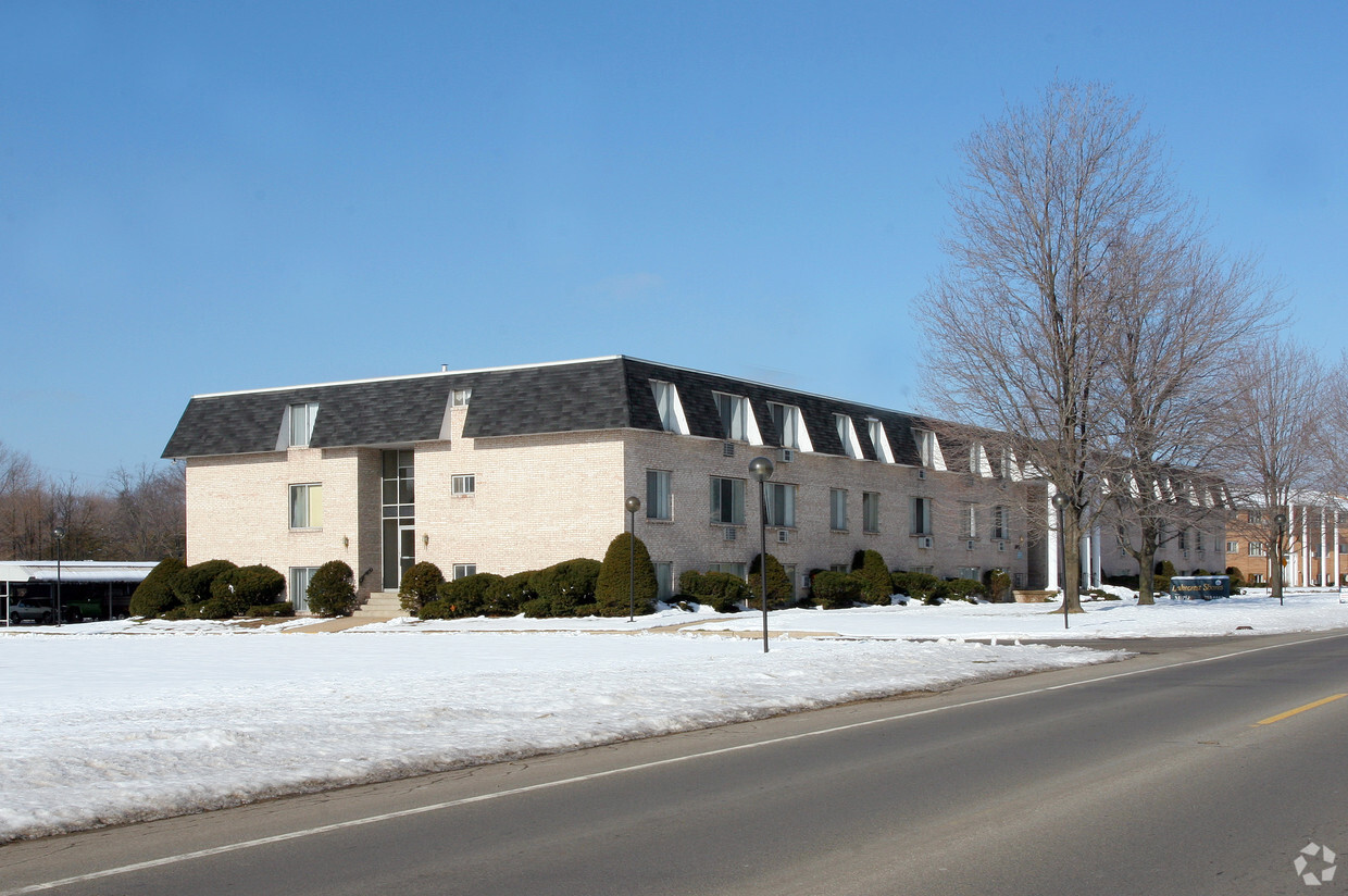 Primary Photo - The Lakes at Norton Shores