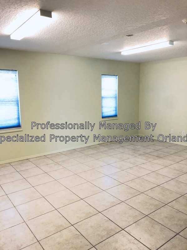 Building Photo - 1015 Tifford Ln