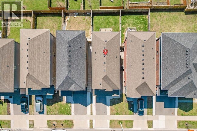 Building Photo - 10 Sportsman Hill St