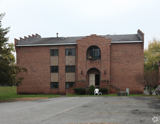 Dutch Village Apartments Rentals Kingston, NY