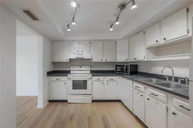 Foto del edificio - 4681 1st St NE