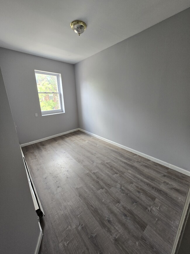 Building Photo - 40 Morton Pl