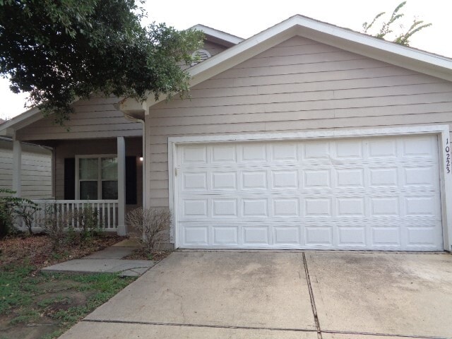 Foto del edificio - 10223 Checkerberry Park Ln