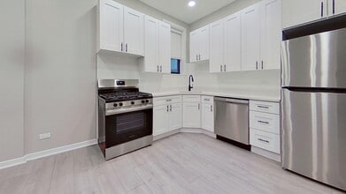 Building Photo - 739 W Briar Pl