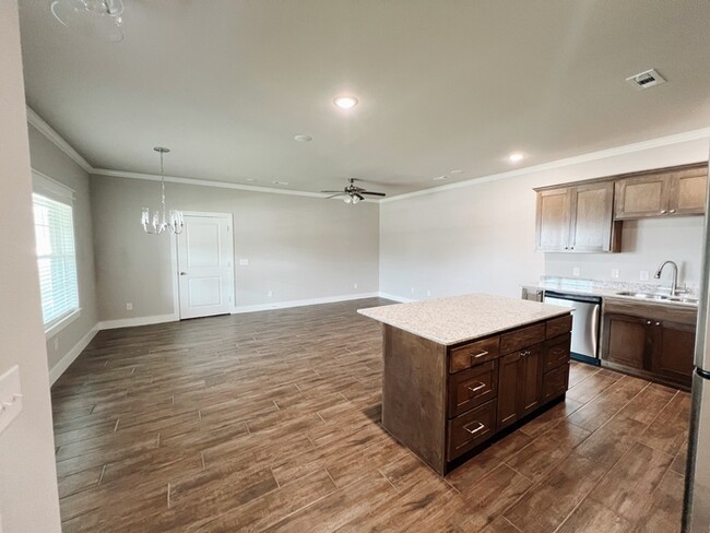 Building Photo - Frankie | Cedar Crest in Farmington