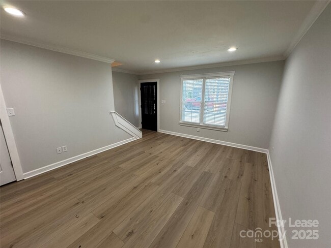 Building Photo - 824 N Flint St