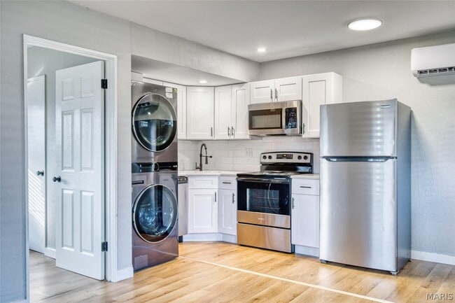 Building Photo - 4160 Folsom Ave