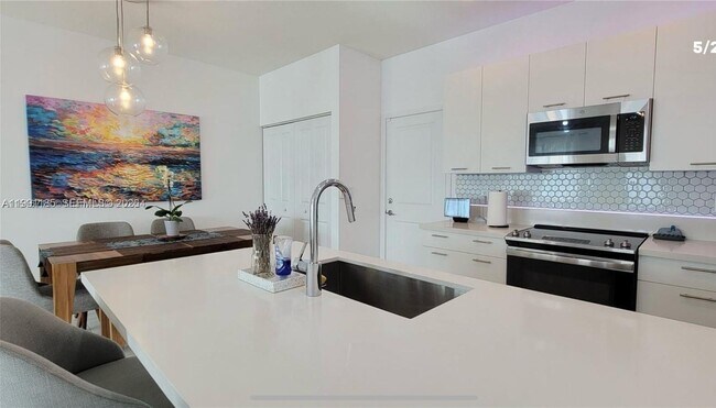 Foto del edificio - 4675 NW 83rd Pkwy