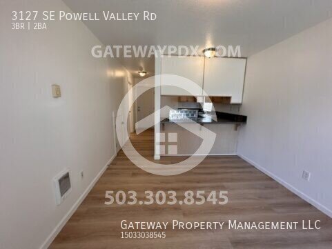 Foto del edificio - 3127 SE Powell Valley Rd