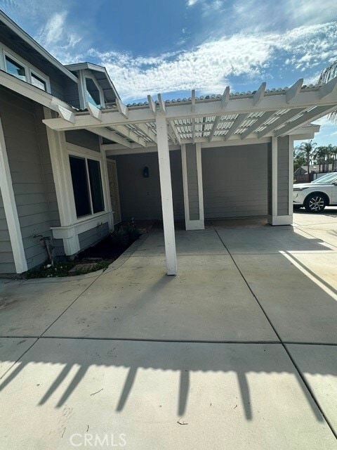 Building Photo - 26286 Topanga Way