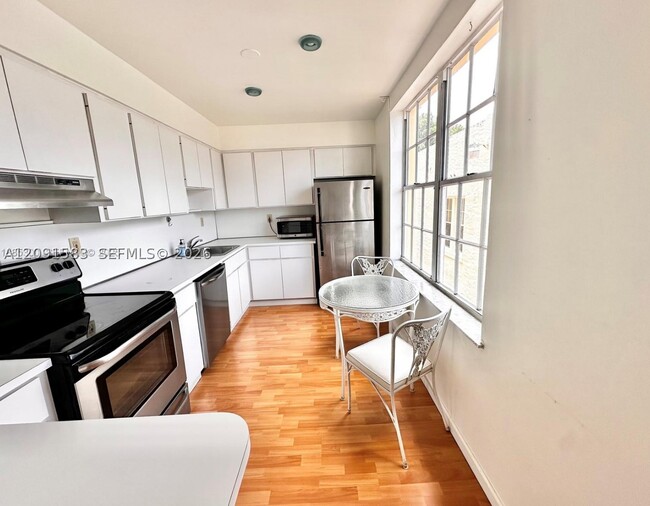 Foto del edificio - 1051 Meridian Ave