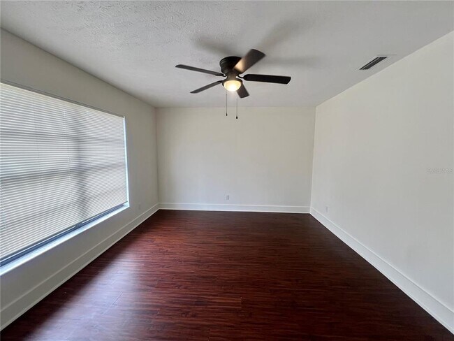 Foto del edificio - 4614 E Seneca Ave