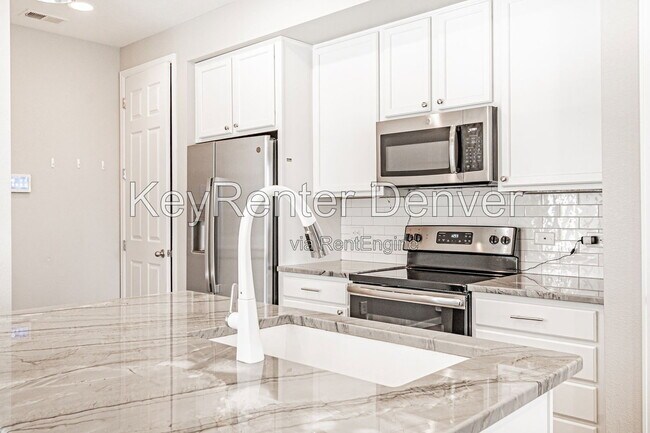 Foto del edificio - 23634 E 5th Pl