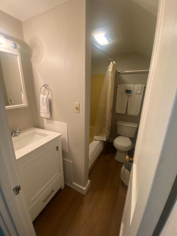 Foto del edificio - 308 E Cherry Alley