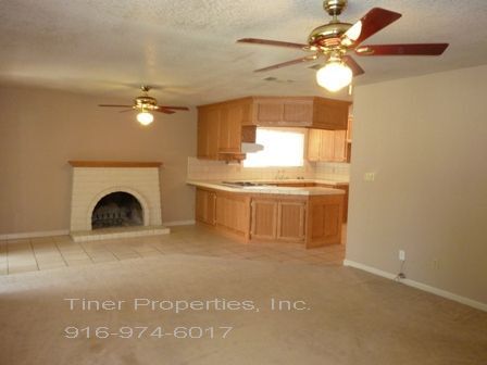 Building Photo - Great Four Bedroom in Citrus Heights
