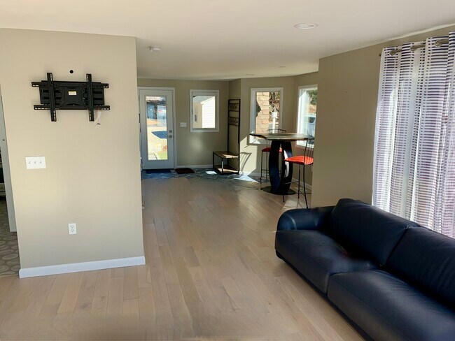 Foto del edificio - 180 N Shore Dr