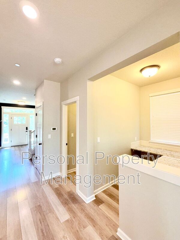 Building Photo - 3623 NE Sitka Dr