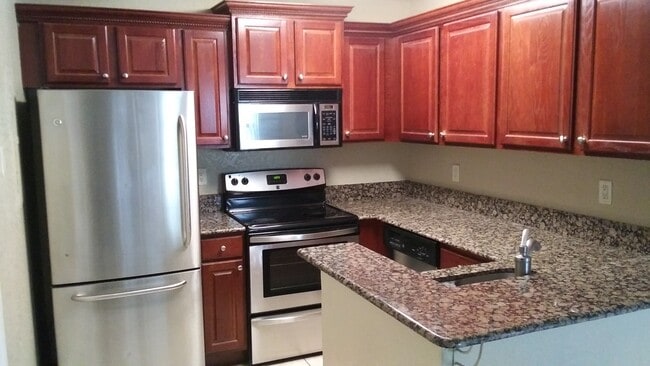 Building Photo - 4020 Crockers Lake Blvd