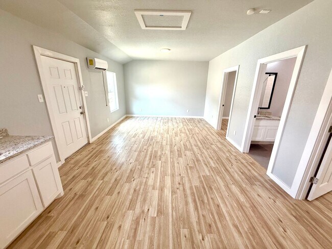 Building Photo - 2706 Observation Dr