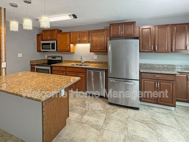 Building Photo - 1036 Oak Grove Rd