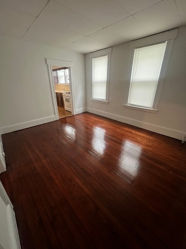 L/R - 121 Berkeley Ave
