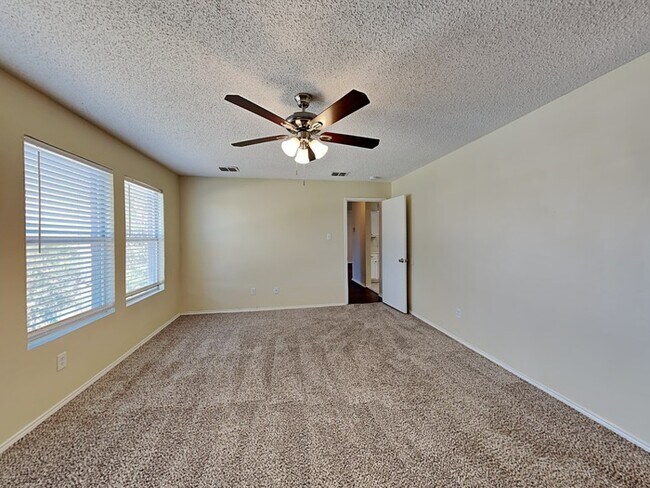 Foto del edificio - 2310 Graystone Dr