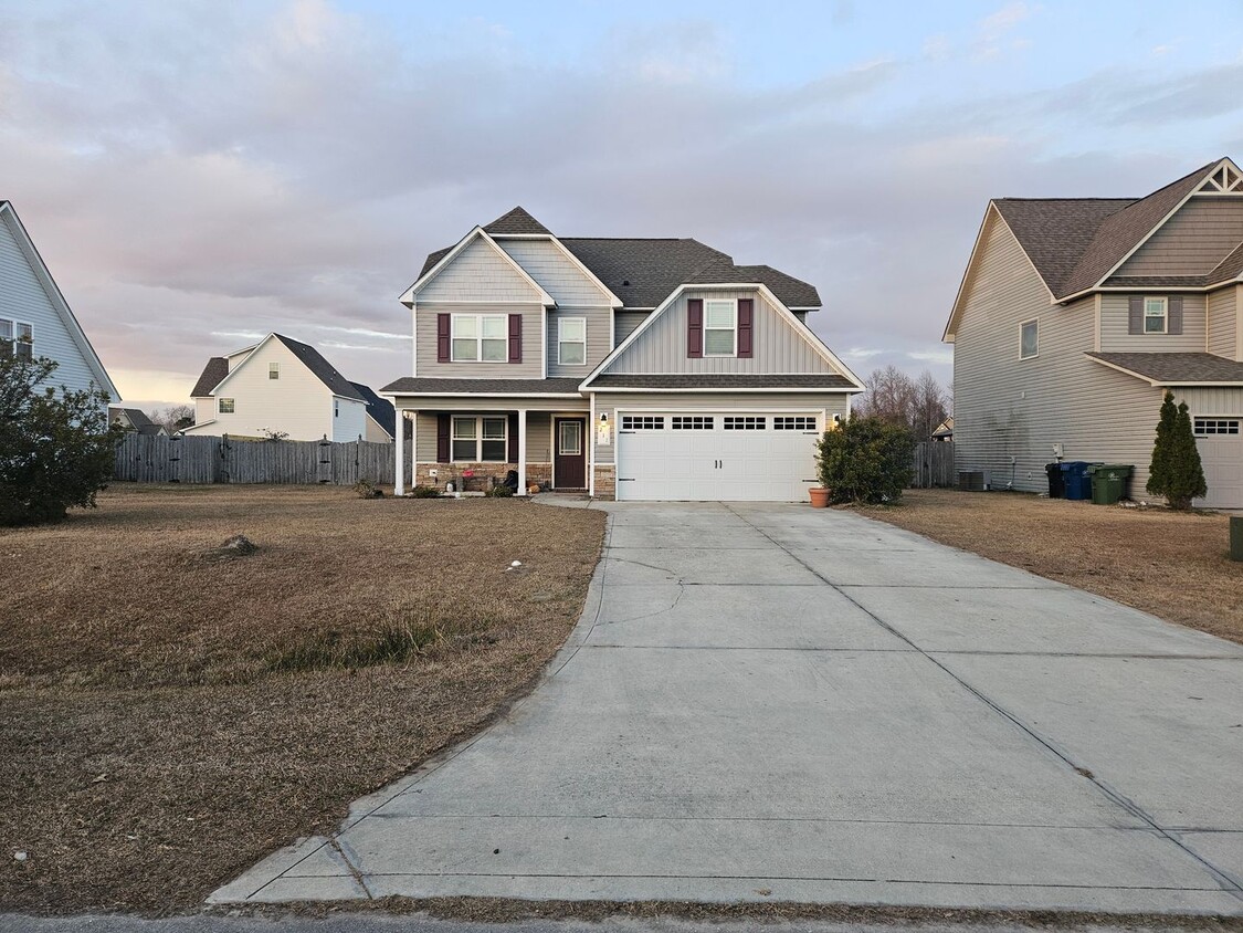 Foto principal - 3 Bed, 2.5 Bath home in Sneads Ferry - Bri...