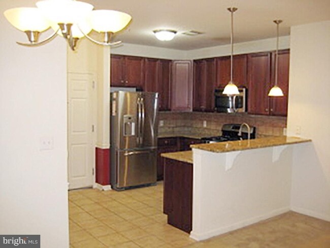 Building Photo - 350 W Elm St