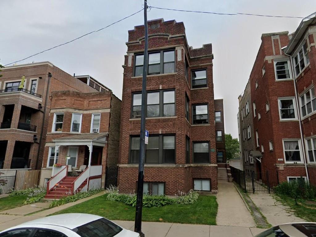 Foto principal - 1457 W Foster Ave