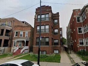 Building Photo - 1457 W Foster Ave