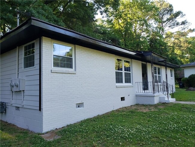 Building Photo - 2975 Jones St
