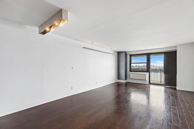 Building Photo - 7855 Boulevard E