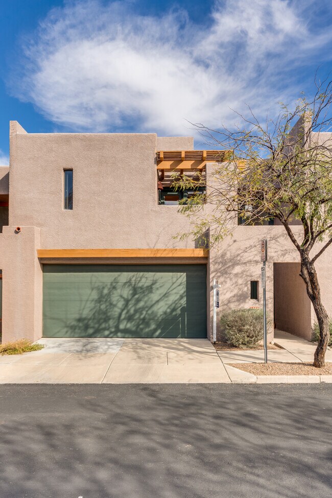 Building Photo - 3123 E Sampras Ln