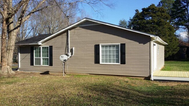 Building Photo - 200 Battlefield Rd