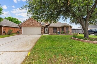 Building Photo - 3740 Regency Cir