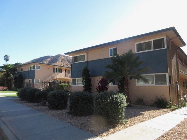 Foto principal - 2034 E Chevy Chase Dr