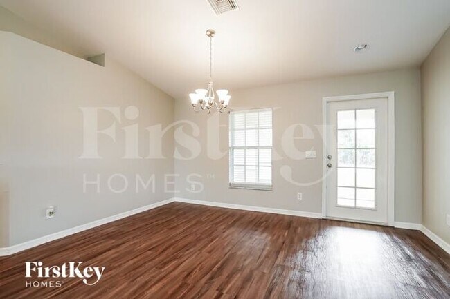 Foto del edificio - 336 Pinehurst Ave