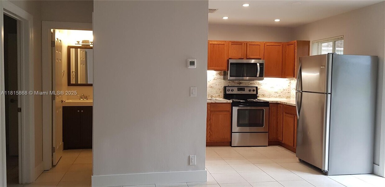 Foto principal - 818 SW 4th St