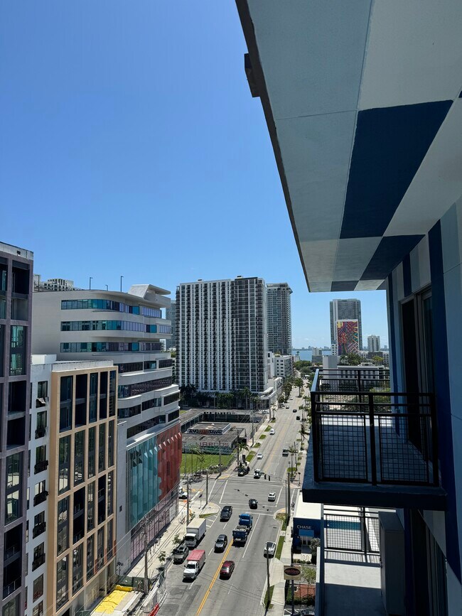 Foto del edificio - 65 NW 31st St