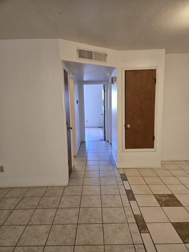 Building Photo - 5076 Inspiration Ln