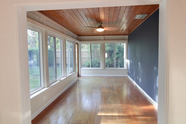 Building Photo - 3244 Inverness Court - Available February ...