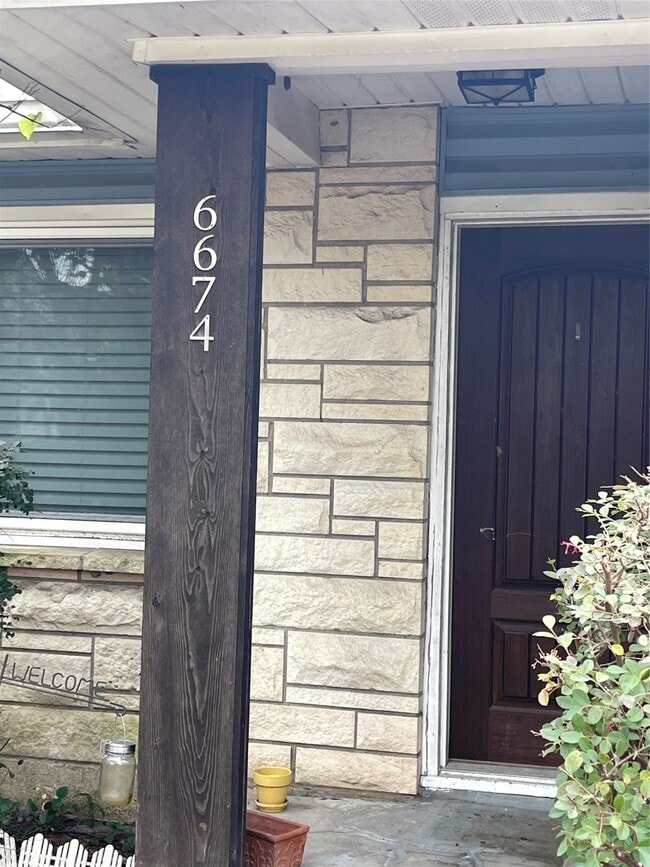 Building Photo - 6674 Sylvan Rd