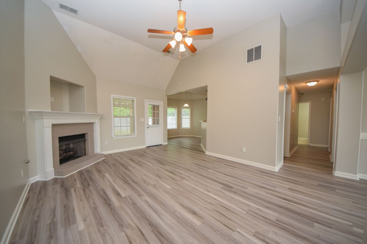 Foto principal - BEAUTIFUL 4 bed, 2 bath home in Cordova.